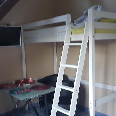 Le Betrot Acomodação com café da manhã Estissac Exterior foto