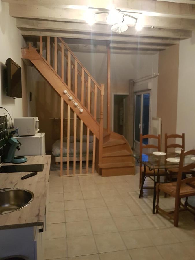 Le Betrot Acomodação com café da manhã Estissac Exterior foto