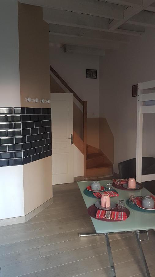 Le Betrot Acomodação com café da manhã Estissac Exterior foto